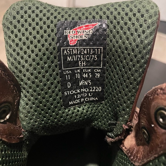 Men’s size 11 Red Wing composite toe work boots. - Picture 7 of 7